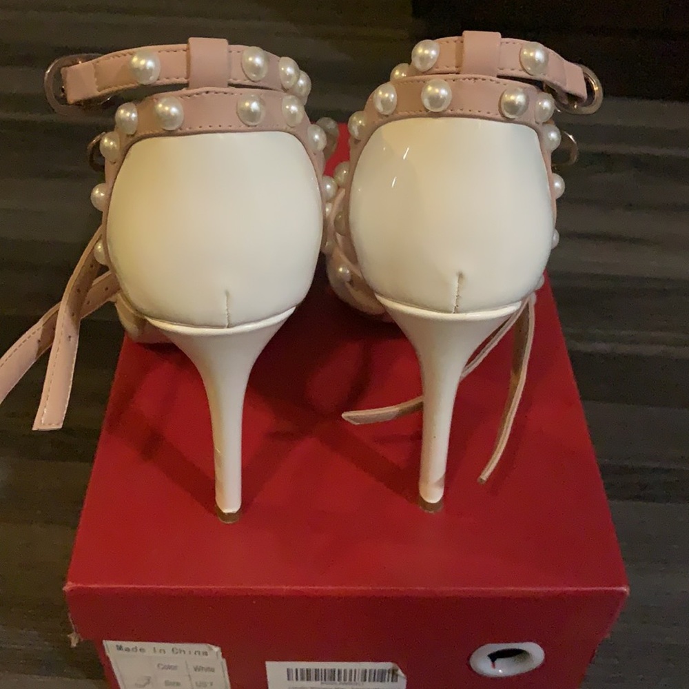 Beautiful heels - Picture 5 of 8